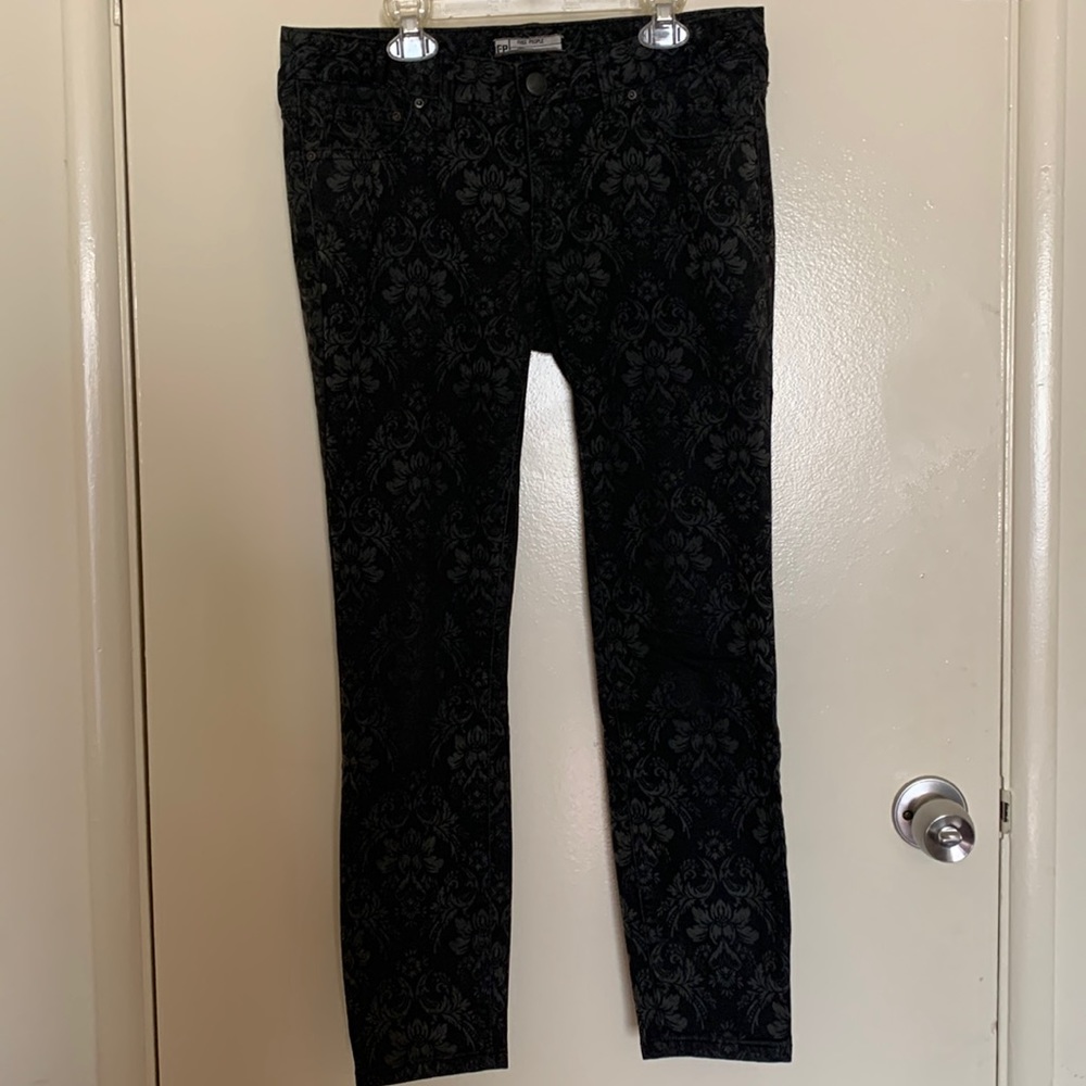 Free People Black Floral Ankle Cropped Straight Leg Pants